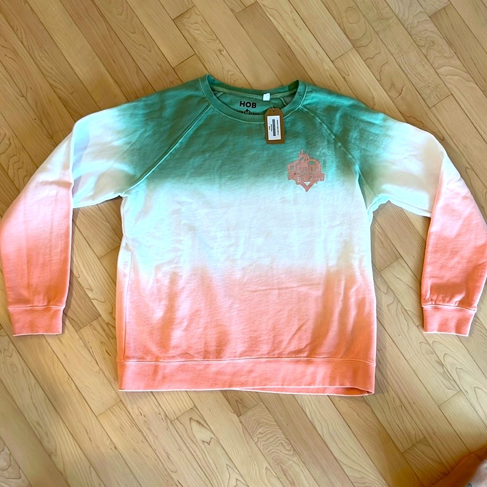 Womens House Of Blues Crewneck pullover sweater🤍